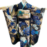 三重県伊勢市で振袖・振袖レンタルを扱っておりますおく宗です。新作の振袖が入荷しました。